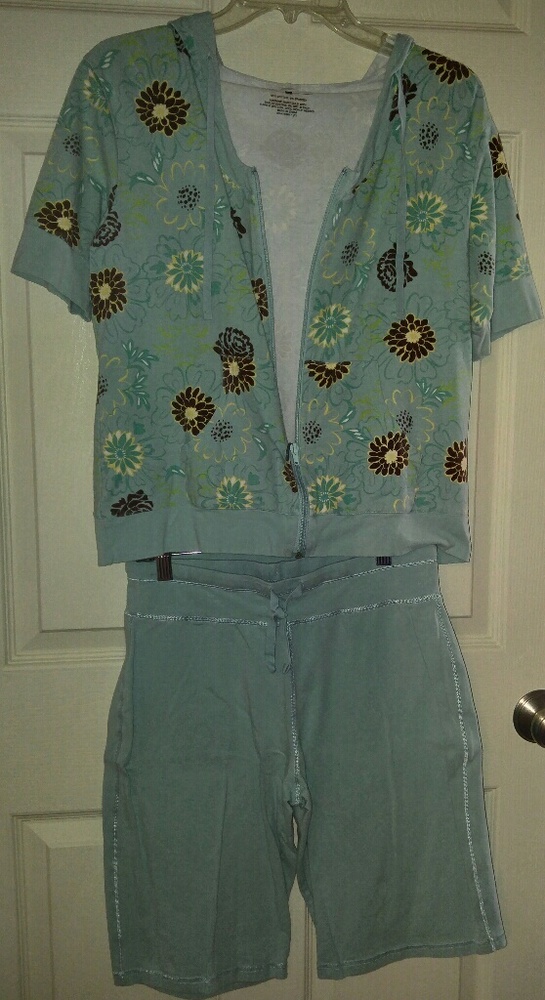 Sage floral yoga short set with hoodie size M.
